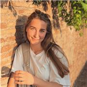 Sprachen-Expertin und motivierte Nachhilfelehrerin in Wien